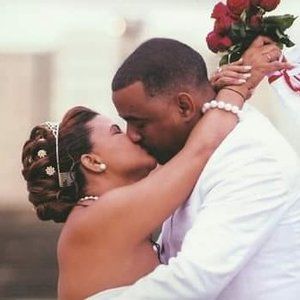 Meet your Posher, Edison a.